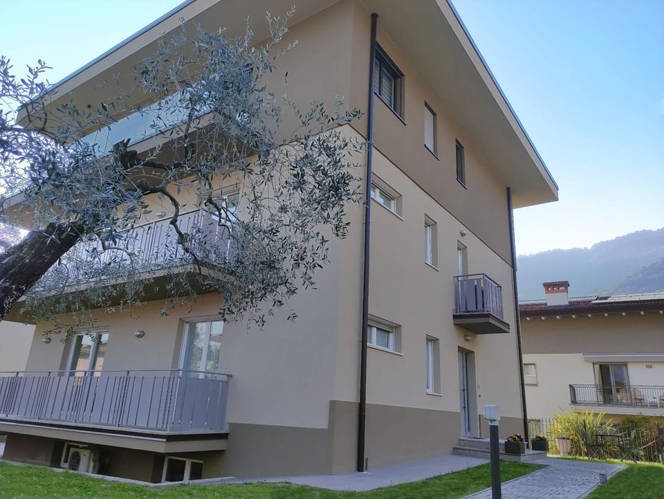 Facade/entrance, View (from property/room), Garden view, air conditioner