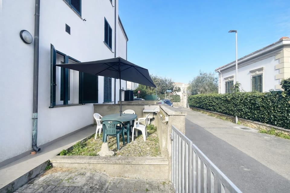 Facade/entrance, Garden, Garden, Garden view, Garden view