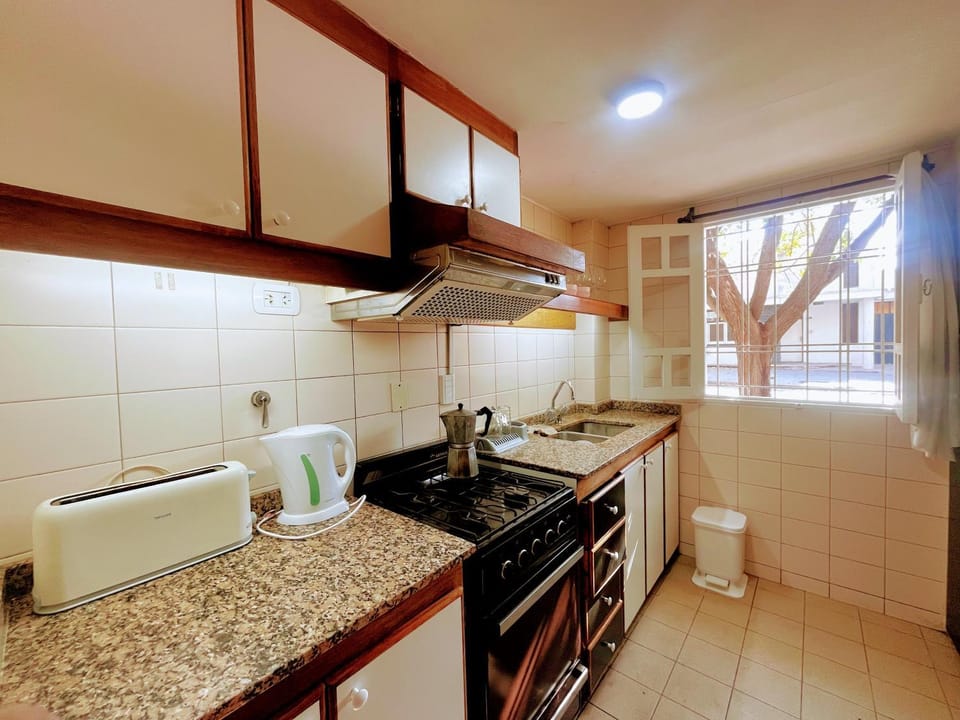 Kitchen or kitchenette, pet friendly, stove