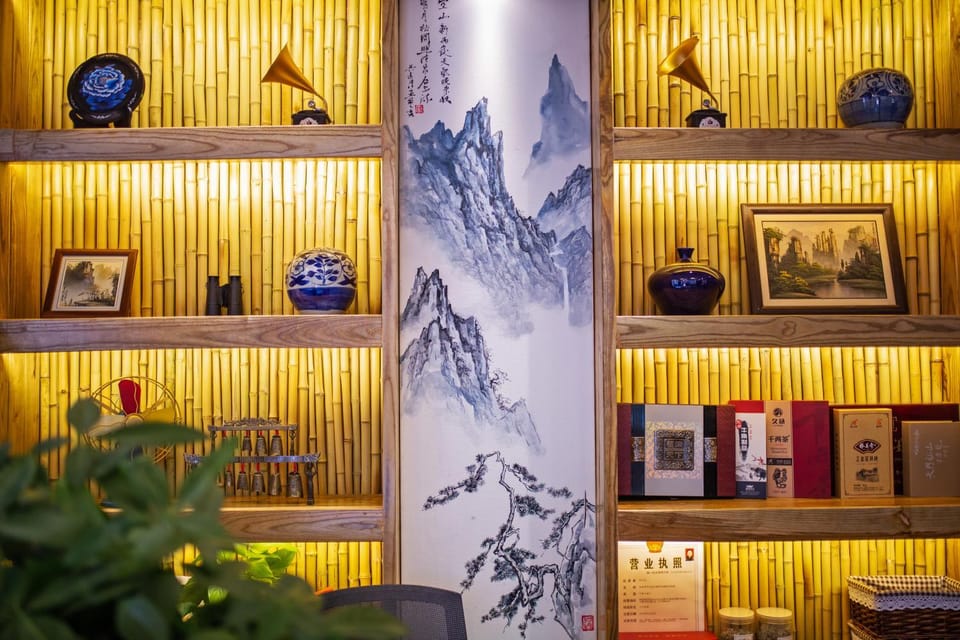 Lobby or reception, Decorative detail