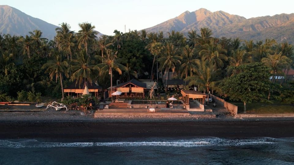 Property building, Restaurant/places to eat, Swimming pool, Breakfast