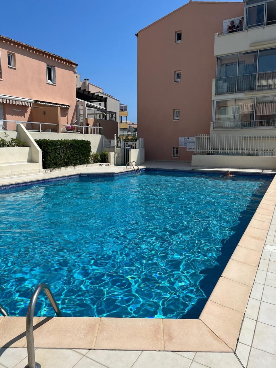 Superbe Duplex climatisé, wifi, terrasse, piscine Apartment in Agde