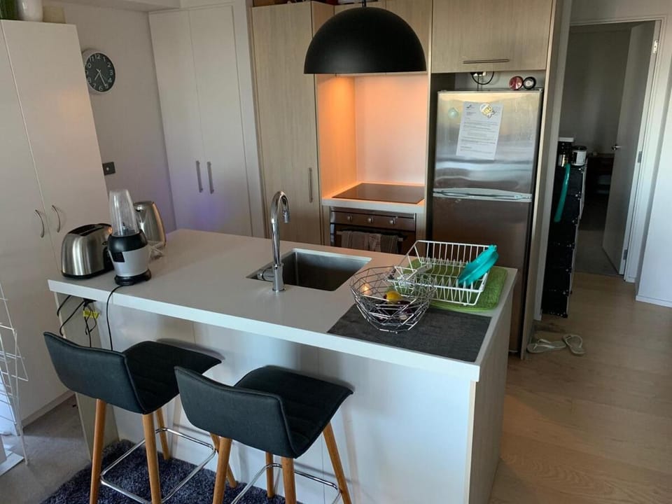 Coffee/tea facilities, Kitchen or kitchenette, dishwasher, oven, stove, toaster