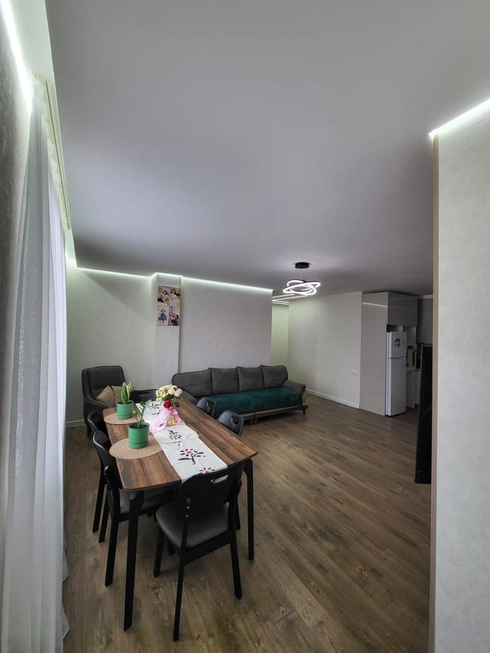 Living room, Seating area, Dining area