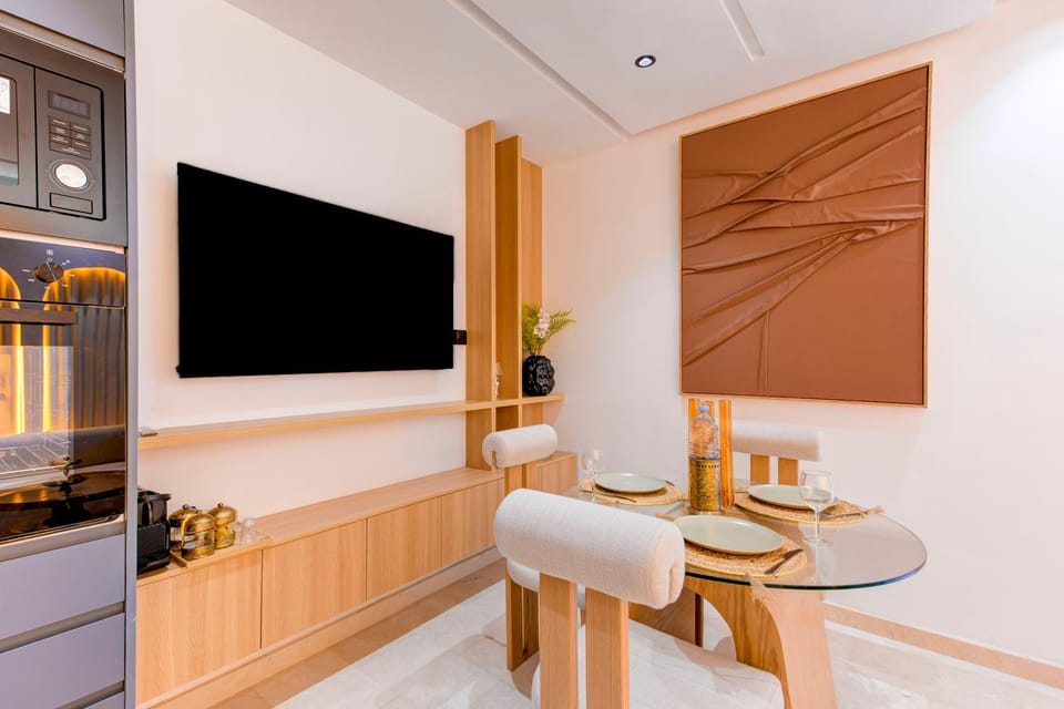 Stylish 1 Bedroom Apartment Casablanca Les Princesses Balcony Netflix Parking- Othm 2 Apartment in Casablanca
