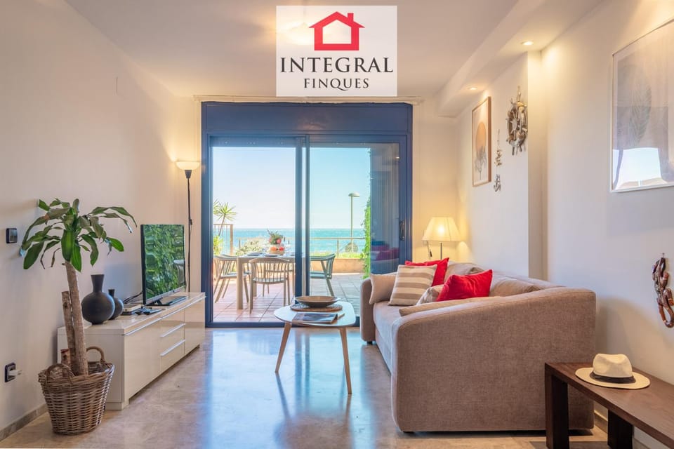 TV and multimedia, Balcony/Terrace, Living room, Photo of the whole room, air conditioner
