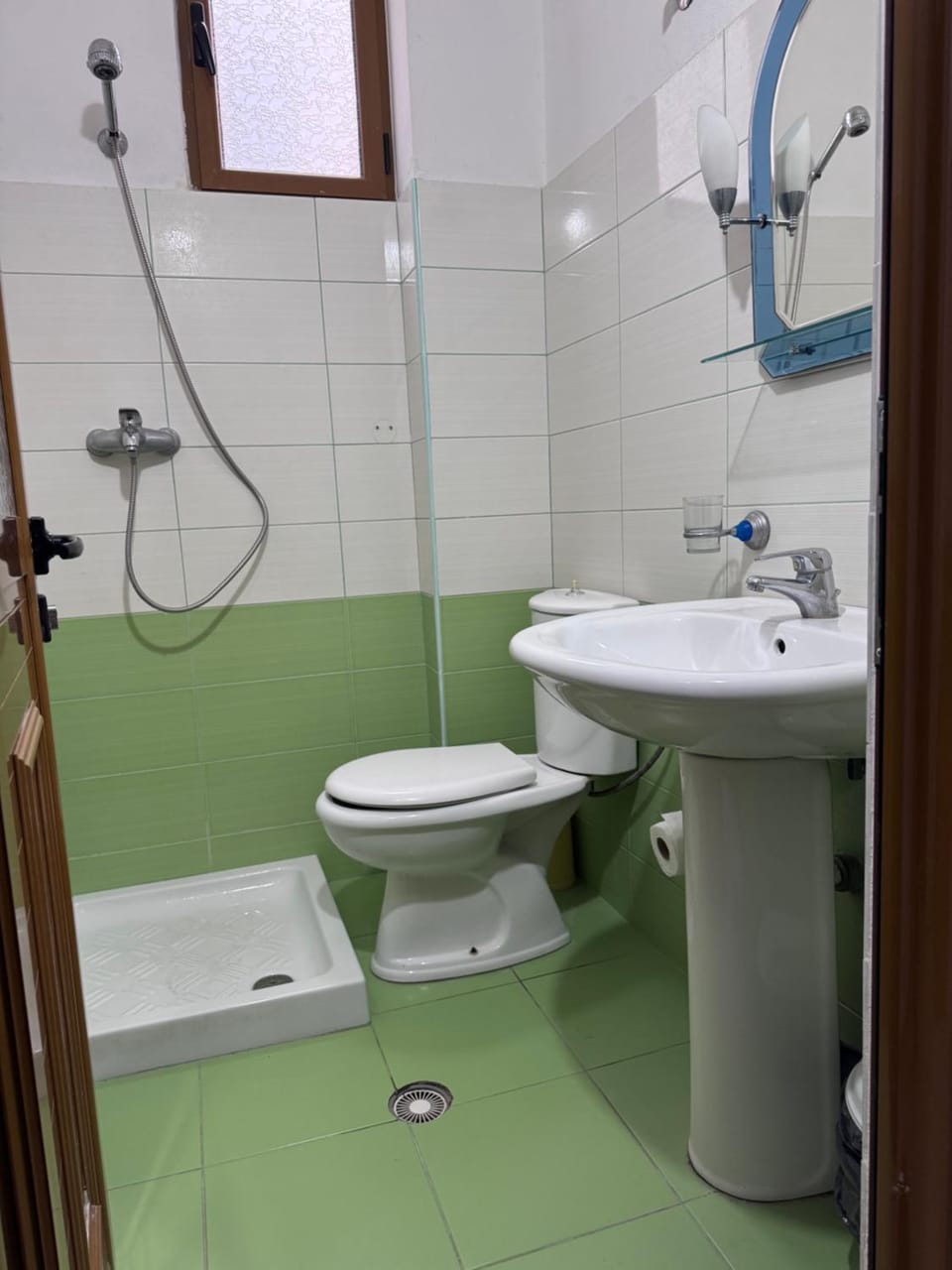 Shower, Toilet, Bathroom, bidet