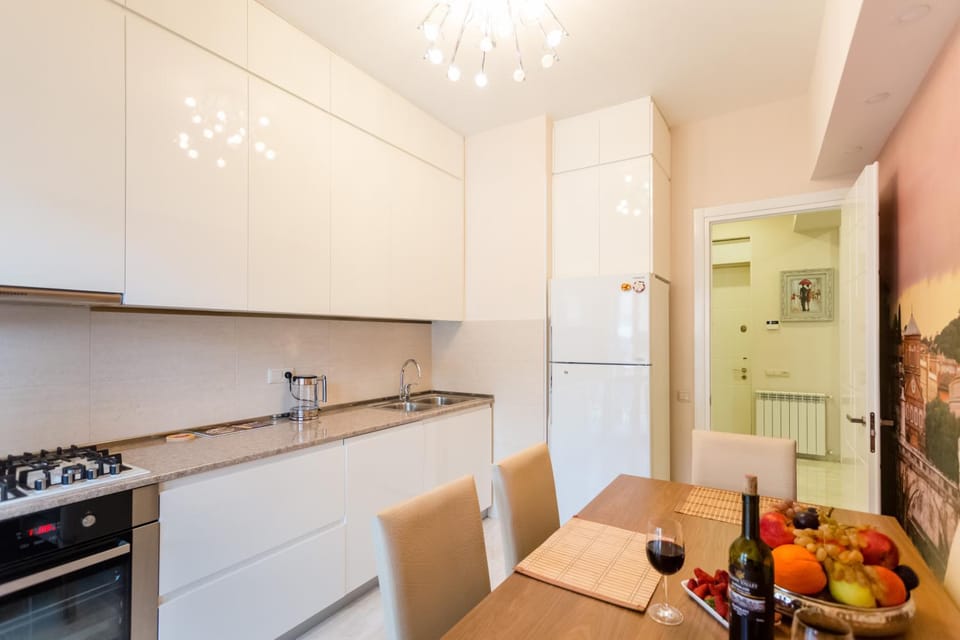Kitchen or kitchenette, Food and drinks, Dining area, Food, minibar, oven, pet friendly, stove