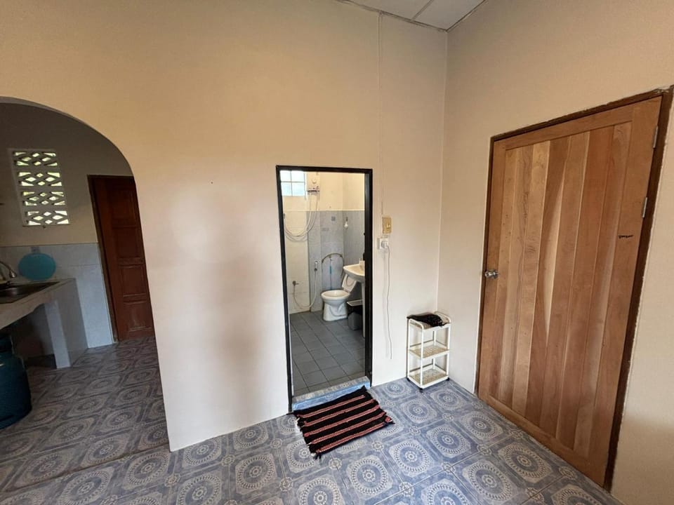 Partial Seaview Bungalow Near Sairee Apartment in Ko Tao