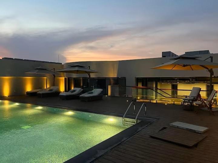 Swimming pool