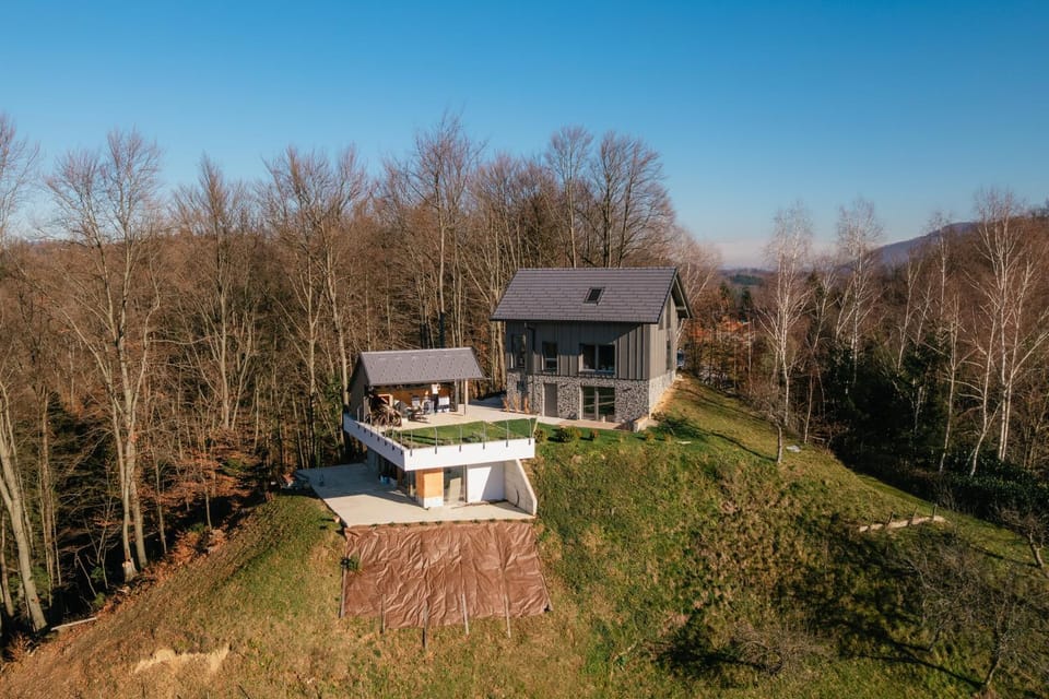Property building, Natural landscape, Garden