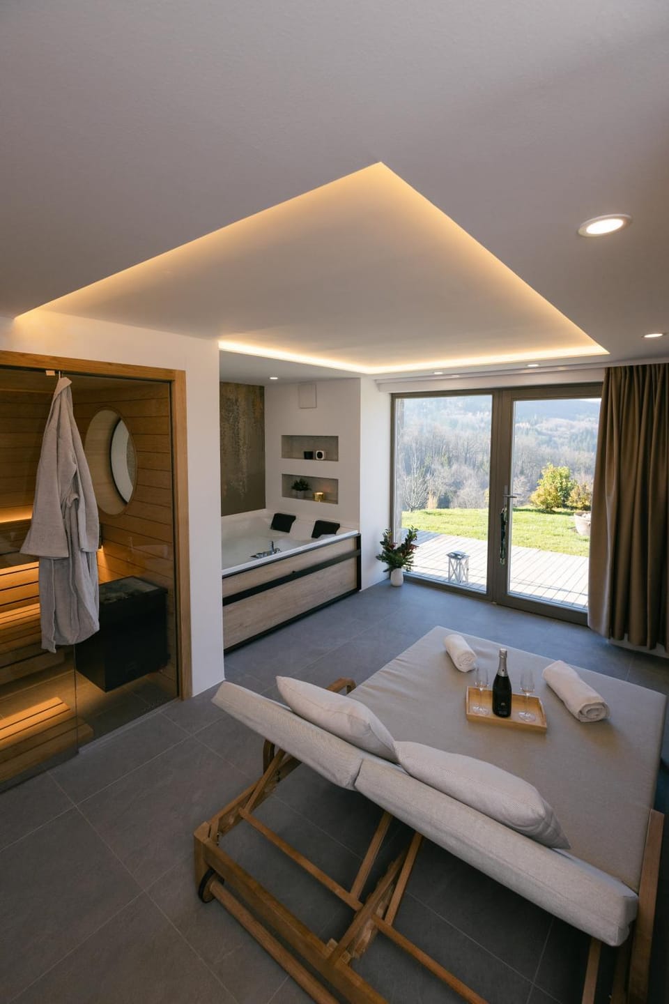 Hot Tub, Sauna, Balcony/Terrace, Spa and wellness centre/facilities