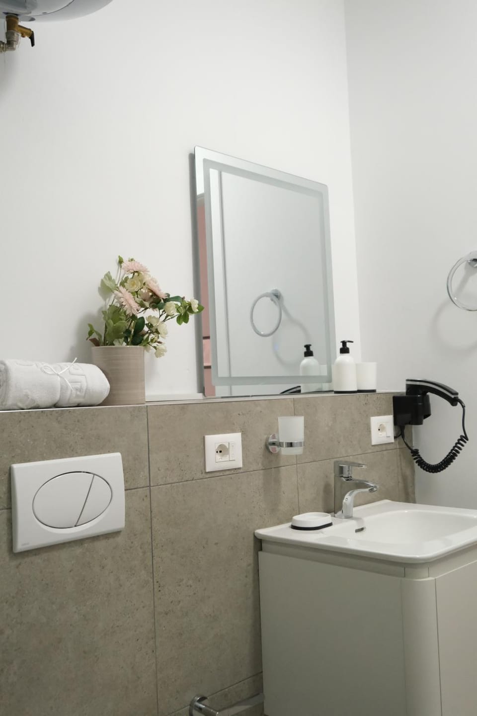 Bathroom, Decorative detail