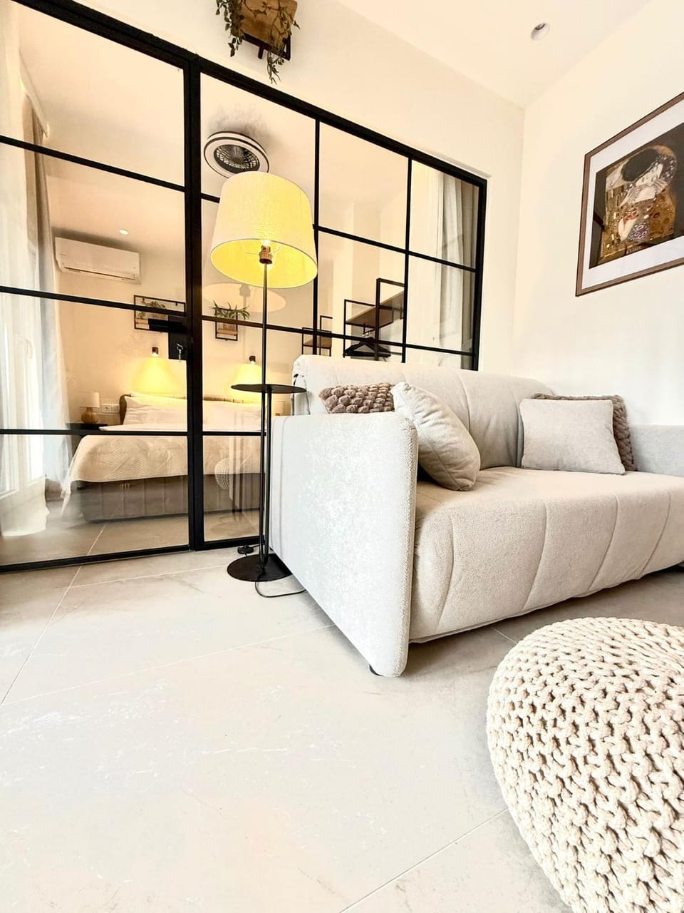 Bed, Living room, Photo of the whole room, Seating area, Bedroom