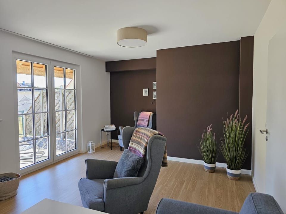 Großes Doppelhaus unter Reet House in Rerik