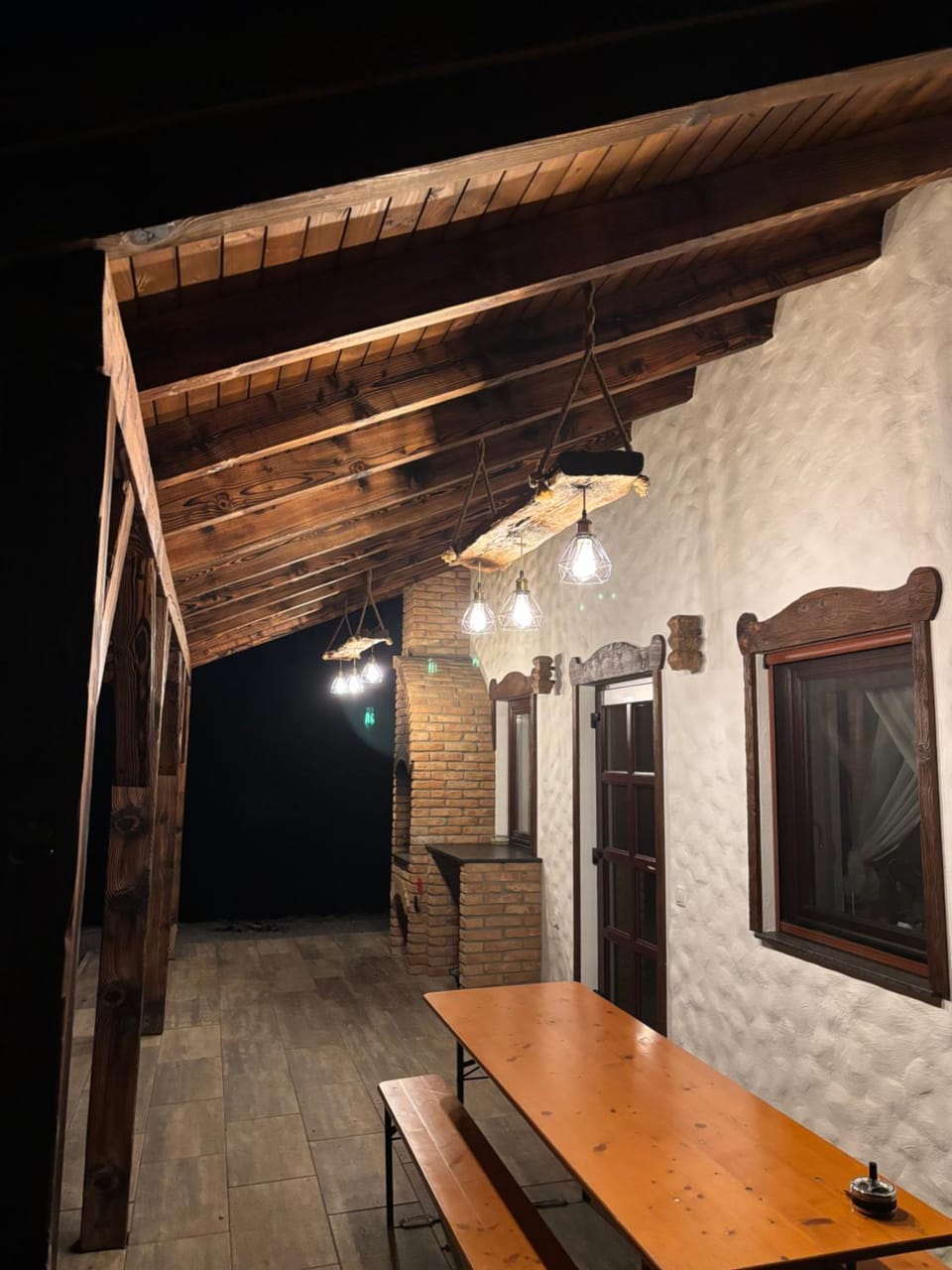 Property building, BBQ facilities, Balcony/Terrace, Dining area