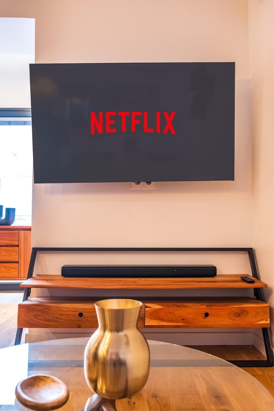 TV and multimedia, Seating area