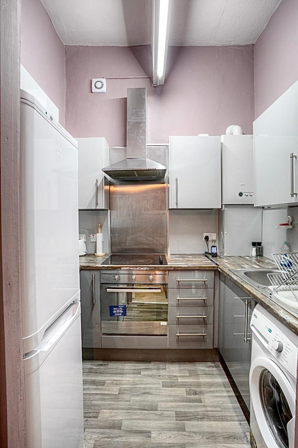 Homely 2 Bed Victorian Central West End Apartment Apartment in Glasgow