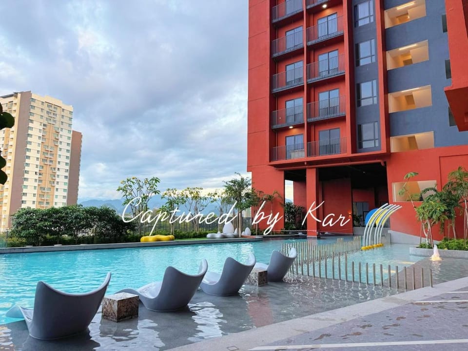 Piccadilly Ipoh Town Free Netflix Projector 50inch TV Apartment in Ipoh