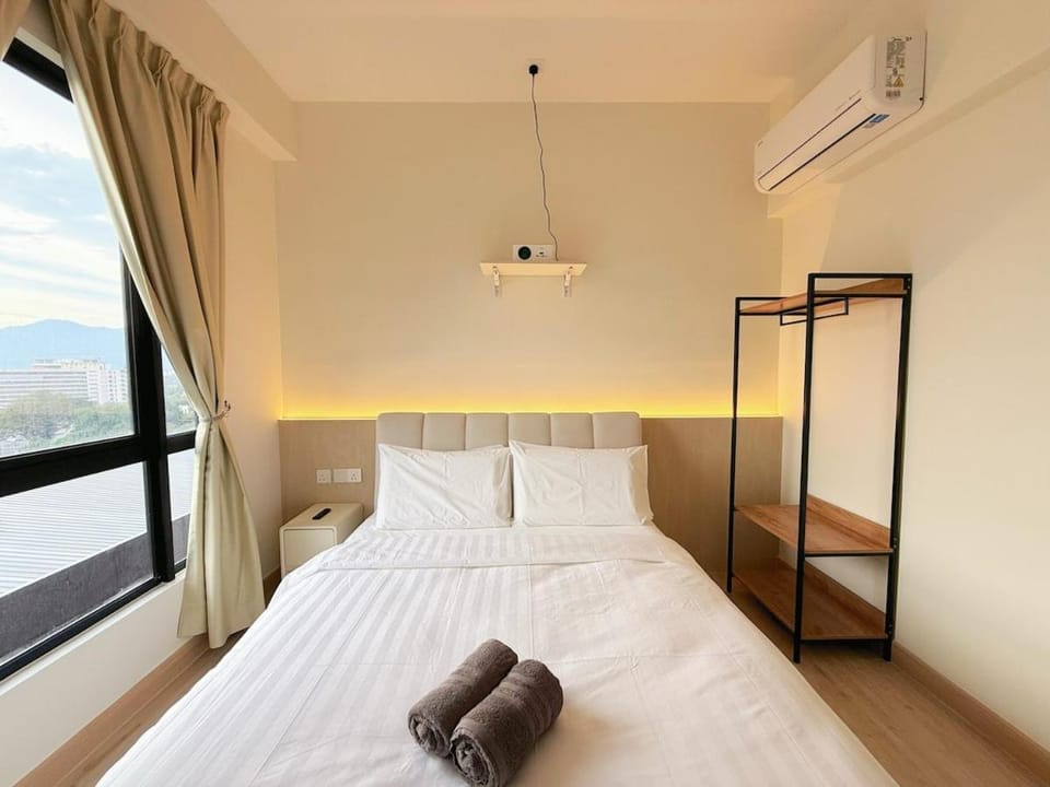 Piccadilly Ipoh Town Free Netflix Projector 50inch TV Apartment in Ipoh