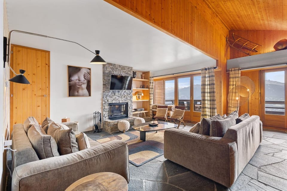 Communal lounge/ TV room, Living room