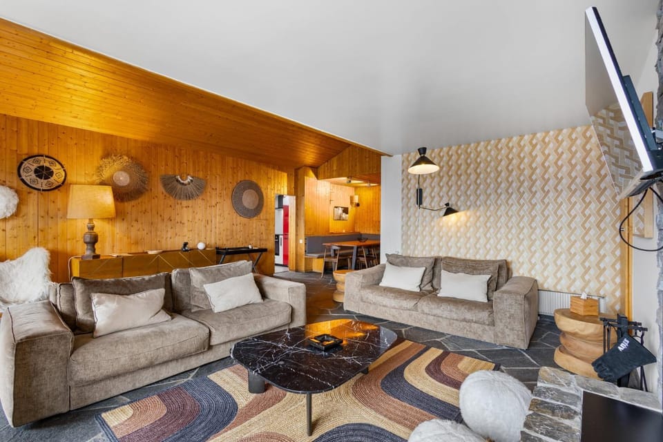 Communal lounge/ TV room, Living room