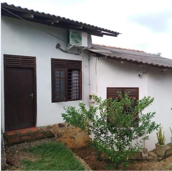 The Villa Vinus Bologna Apartment in Hikkaduwa