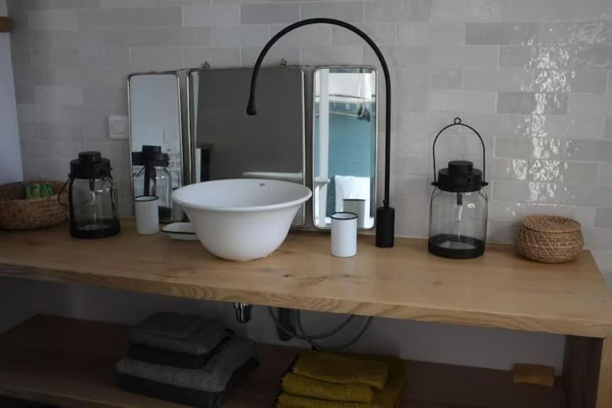 Maison lumineuse avec terrasse proche mer Bangor Belle Ile en mer House in Brittany