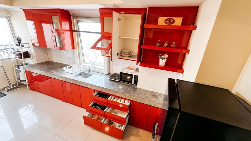 Kitchen or kitchenette, oven, stove