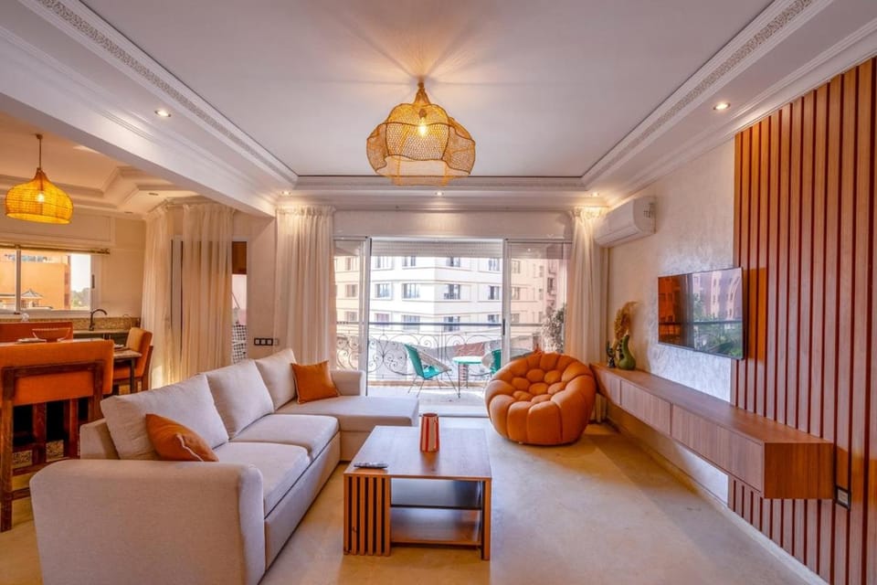 Elegant Apartment Marrakech City Center Gueliz Victor Hugo Balcony View 2BR - mus Apartment in Marrakesh-Safi
