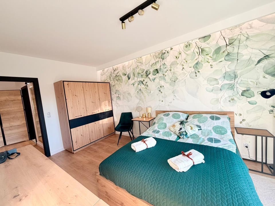 Bedroom, wardrobe