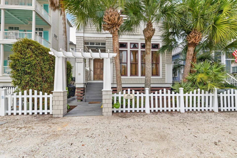 Emil Cottage House in Saint Simons Island