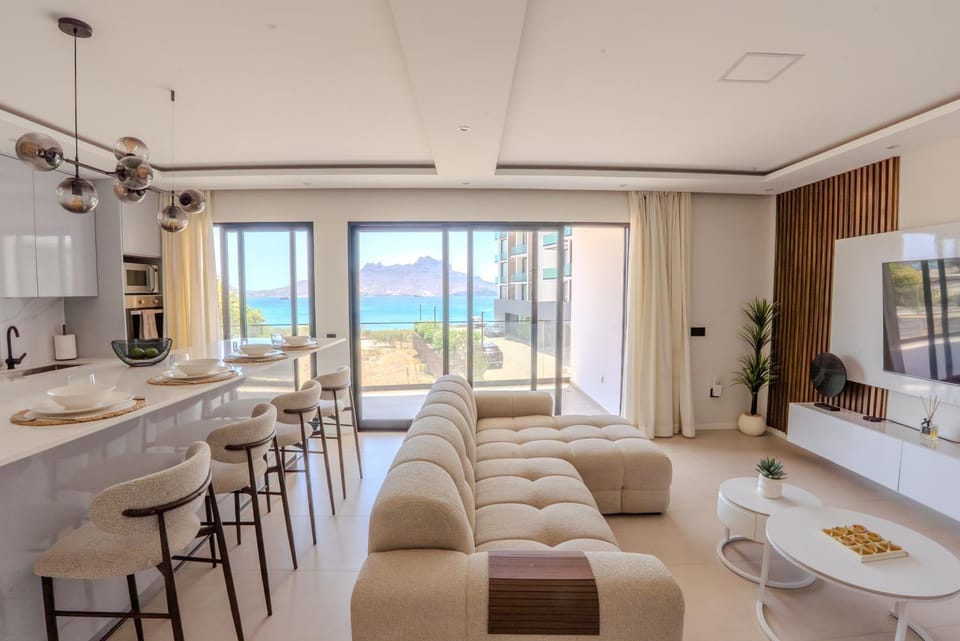 Kitchen or kitchenette, Dining area, Sea view