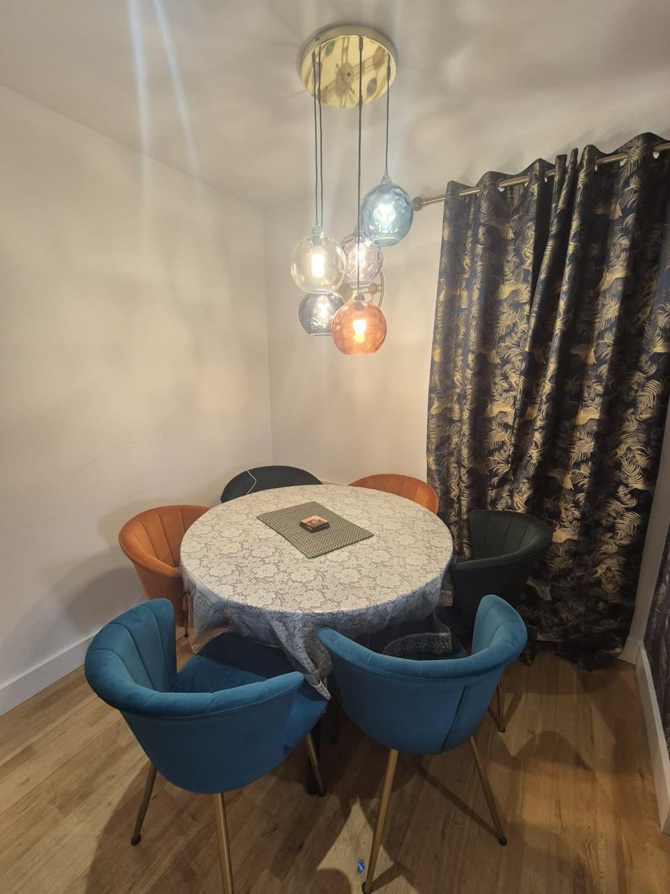 Quirky Modern Apartment in Quiet Croydon - Perfect for contractors and tourists Apartment in Croydon