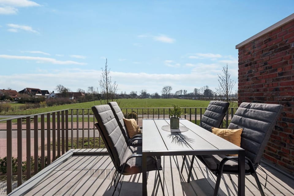 Natural landscape, View (from property/room), Balcony/Terrace, Seating area, Dining area