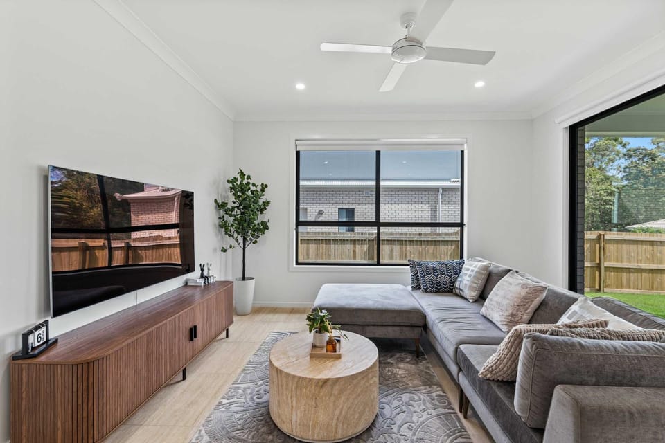 Neiwand Residence by Arvia Living House in Brisbane