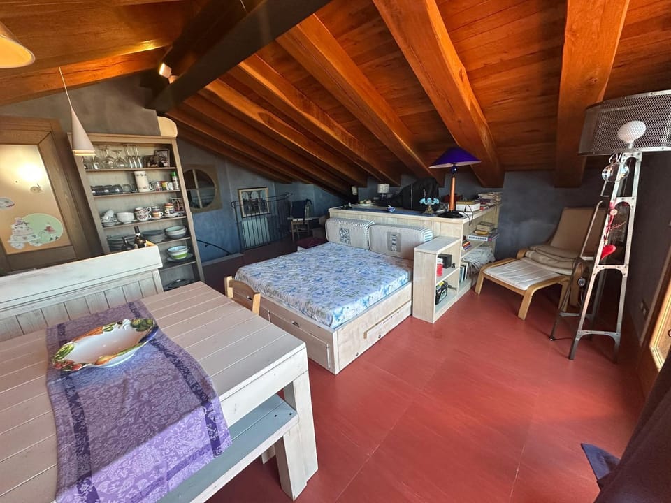 Bed, Living room, Dining area, kitchen