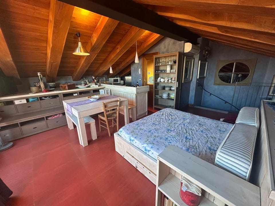 Bed, Living room, kitchen