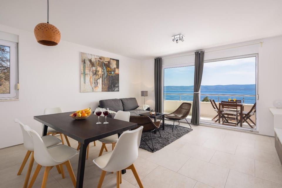 Natural landscape, Balcony/Terrace, Living room, Seating area, Dining area, Sea view