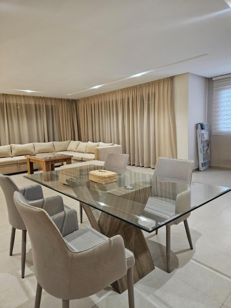 Appartement Haut Standing Meublé à Louer à Tamraght AGADIR Proche de la Mer avec Piscine et grand terrasse Apartment in Souss-Massa