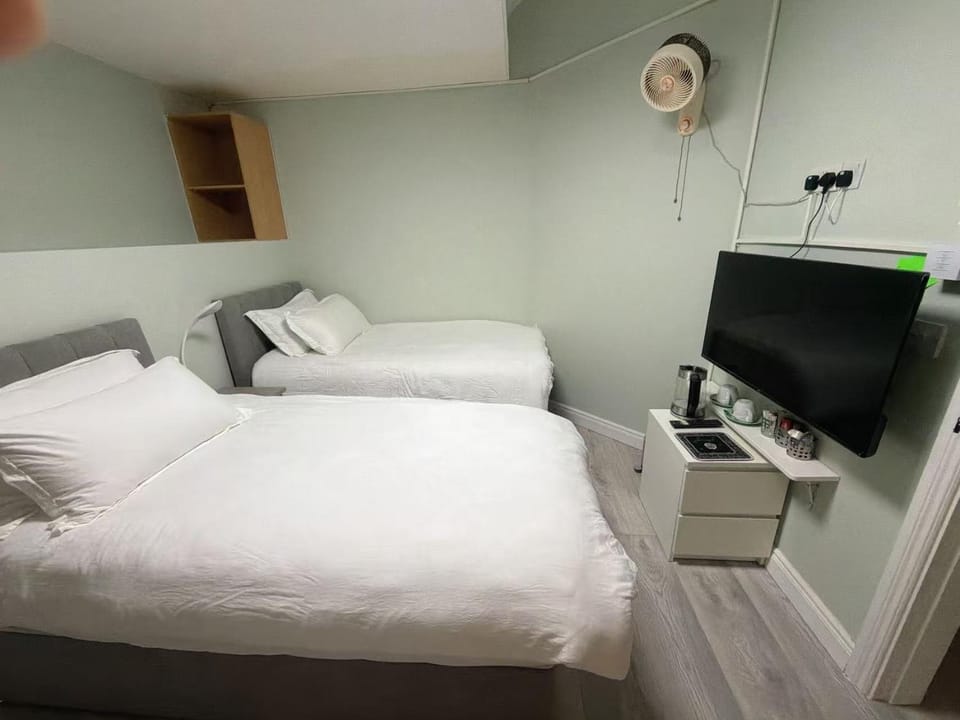 Cove Guest Accommodation Apartment hotel in County Clare