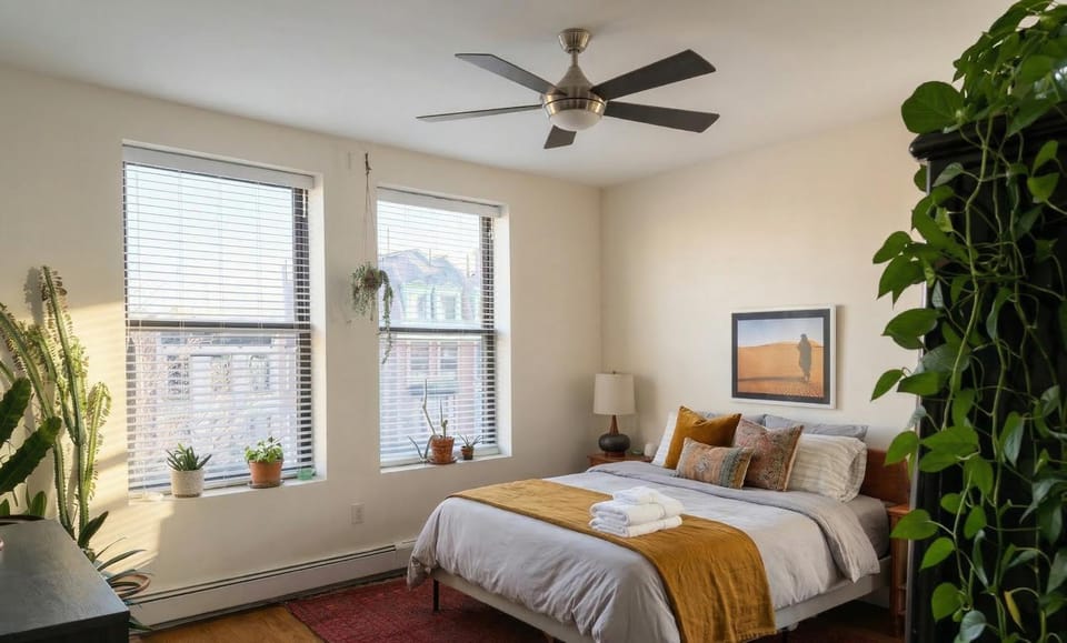 Bed, Photo of the whole room, Bedroom