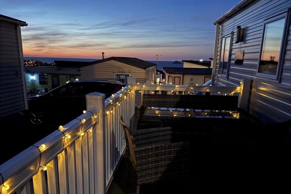 Property building, Patio, View (from property/room), Balcony/Terrace, Sunrise, Sunset