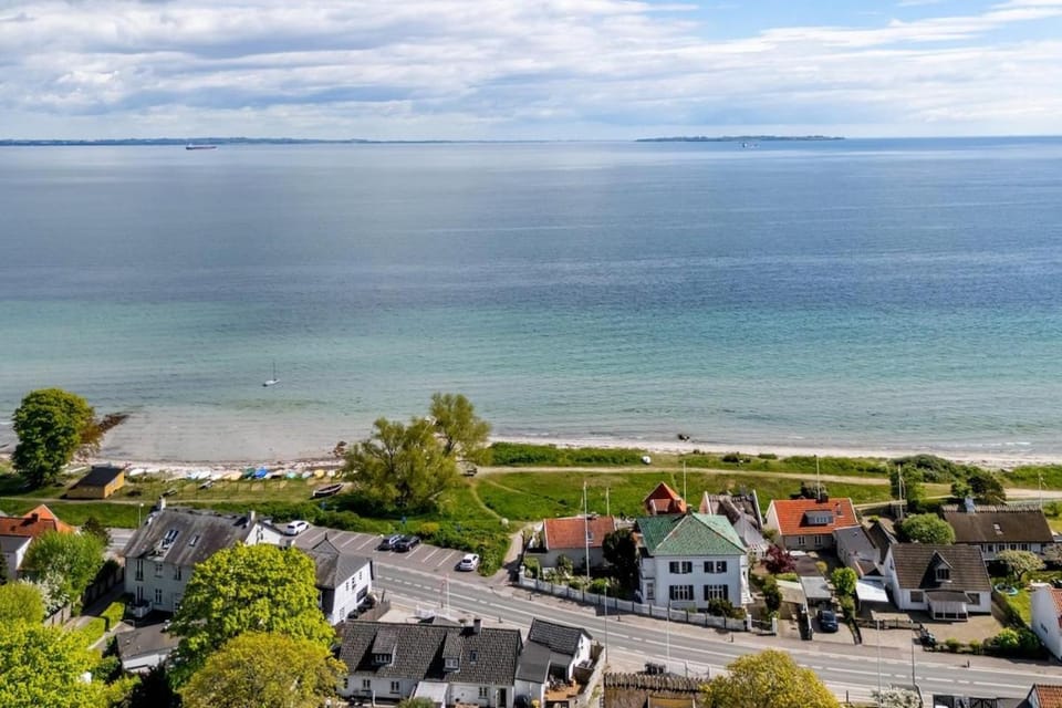 Beautiful villa with ocean views and a large garden Villa in Zealand