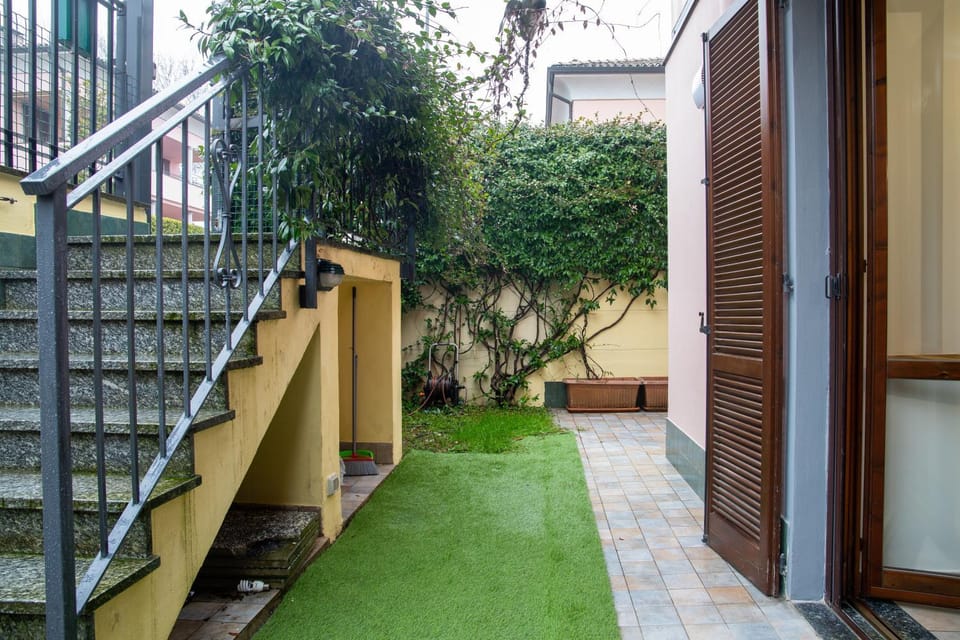 Humanitas - Leo Brothers - Leopardi 1 Apartment in Lombardy