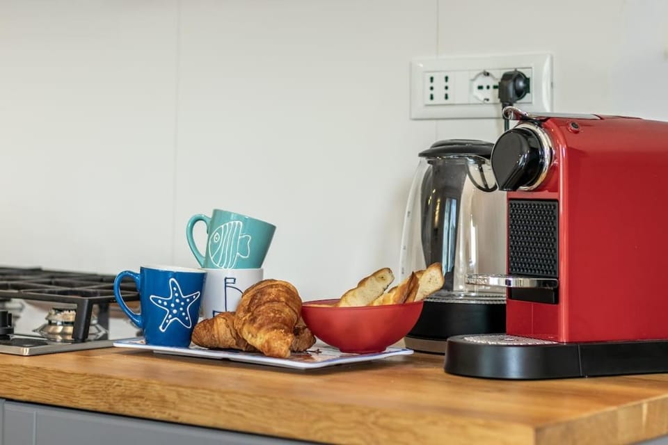 Giò Apartment on the beach front - mytouristhome Apartment in Porto Venere