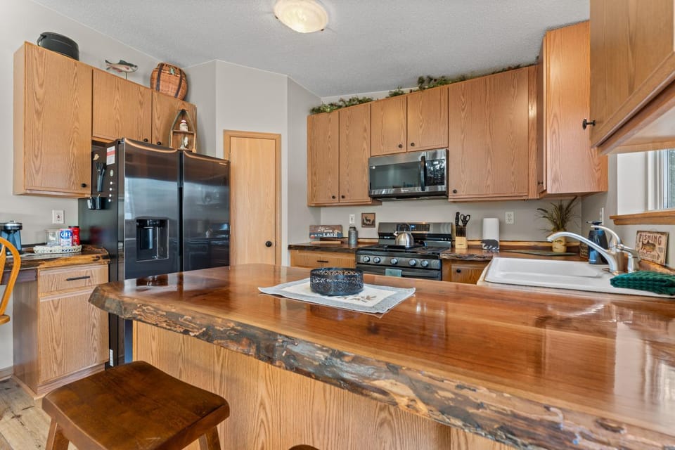 Coffee/tea facilities, Pets, Meals, Family, heating, internet, microwave, oven, pet friendly, stove, toaster, kitchen, air conditioner