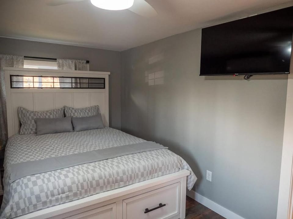 Bed, Bedroom