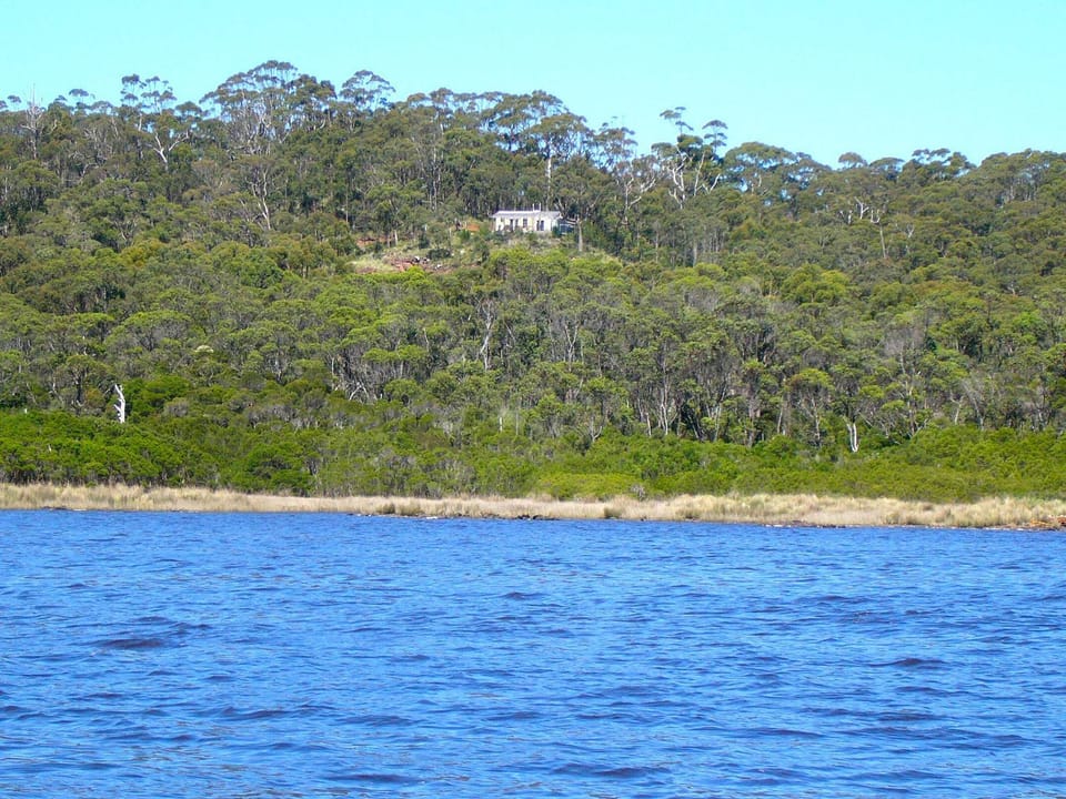 Island View Spa Cottage House in Smithton