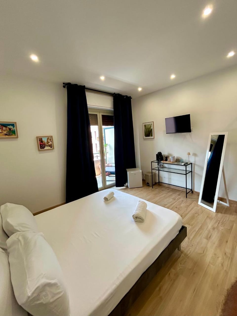 Bed, View (from property/room), Other, Photo of the whole room, Bedroom, Area and facilities, furniture, heating, towels